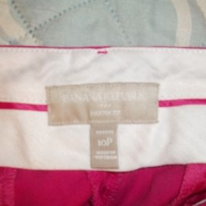 Women's like new Capri's